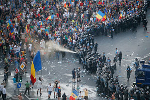 Глава МВД Румынии извинилась перед пострадавшими демонстрантами