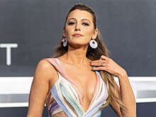 Лайвли появилась на публике в "типичном образе многодетной матери"