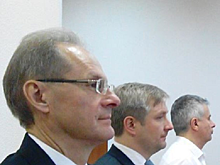 Экс-губернатор Новосибирской области отсудил 300 тыс. рублей за уголовное преследование
