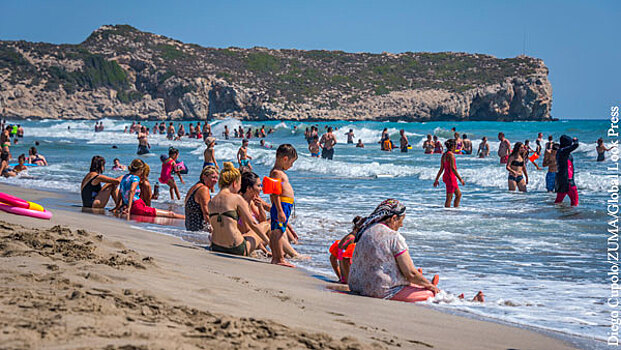 Названы возможные сроки открытия Греции и Турции для российских туристов