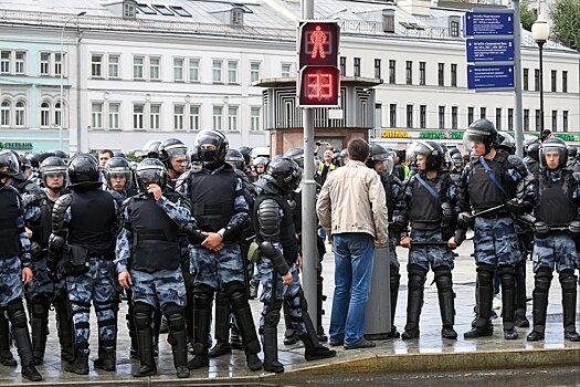 Тюрьма и огромные штрафы: в ОП рассказали о митингах в других странах