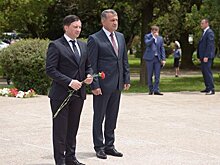 Бибилов возложил цветы у мемориала в Парке Славы в Сухуме