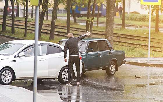 Разборки на дороге могут закончиться сроком: юрист рассказал о нюансах