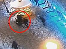 Поножовщина у мандариновых елок в Москве попала на видео