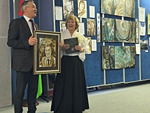 Тюменская художница Мухаметова рассказала, почему и как пишет картины нефтью