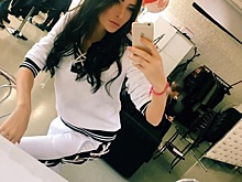 Элина Камирен стала жгучей брюнеткой