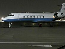 Пассажирский борт ВВС США приземлился в Москве и вылетел на запад