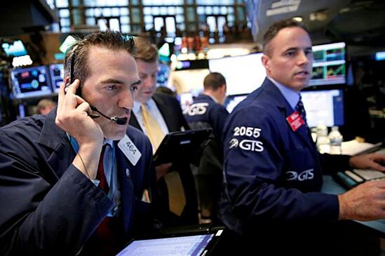В США начали играть против рубля