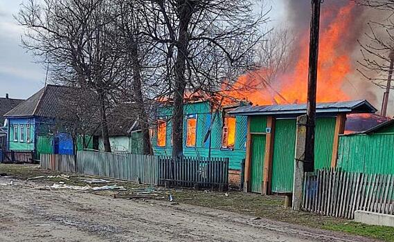 В Шебекине в результате обстрела ВСУ получили повреждения два дома и газопровод