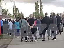 Сотни саратовцев потребовали прогнать табор после гибели подростка из-за цыгана