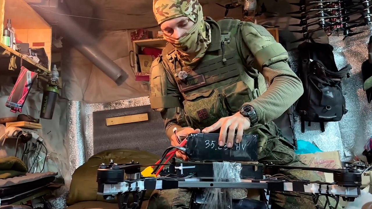 Командир взвода рассказал о работе операторов FPV-дронов Упырь