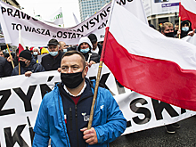 Польшу уличили в торговле «российской угрозой»