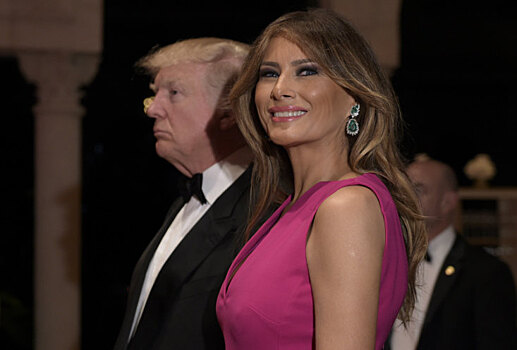 Розовый — хит сезона: Мелания Трамп в платье Dior на балу Красного Креста