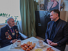 Юрий Слюсарь поздравил участника освобождения Ростова от фашистов