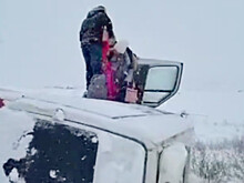 Пассажирский автобус с людьми упал с перевала в Магаданской области