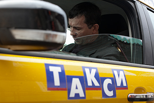 В России десятки тысяч таксистов не вышли на работу