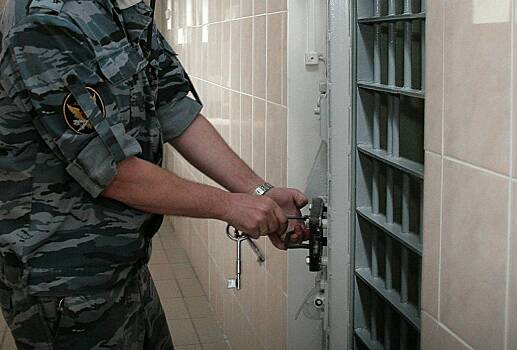 Российский пенсионер расправился с соседом из-за червей и места в автобусе