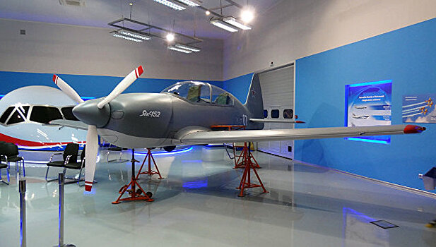 В ЦАГИ испытали на прочность новый учебный Як-152