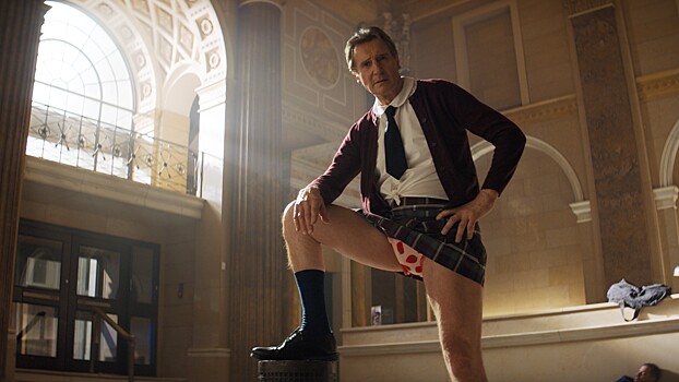 Появился новый забавный кадр из перезапуска «Голого пистолета»