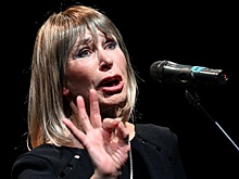 Актриса Татьяна Васильева сняла парик в студии