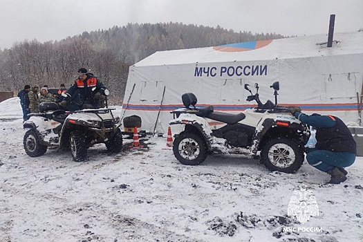 На Камчатке спасатели откопали застрявшего в сугробе медика