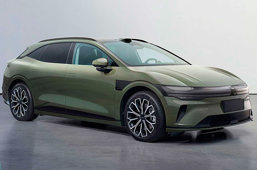 Анонсированы задне- и полноприводная модификации мощностью 422 и 646 лошадиных сил соответственно.