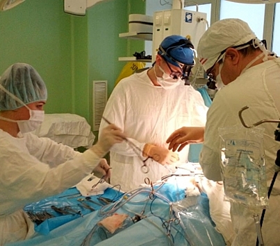 В Челябинске впервые провели операцию на сердце через крошечный разрез между ребер