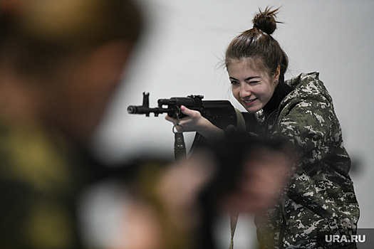 Семьи участников СВО из Салехарда прошли военную подготовку