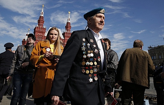 Парад в честь 70-летия Победы завершился на Красной площади