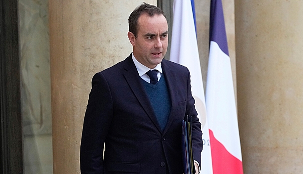 Премьер Франции обсудит с профсоюзами их требования после протестов в стране