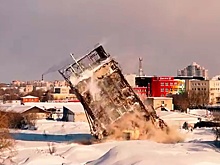 Взрыв башни мелькомбината в Кирове сняли на видео