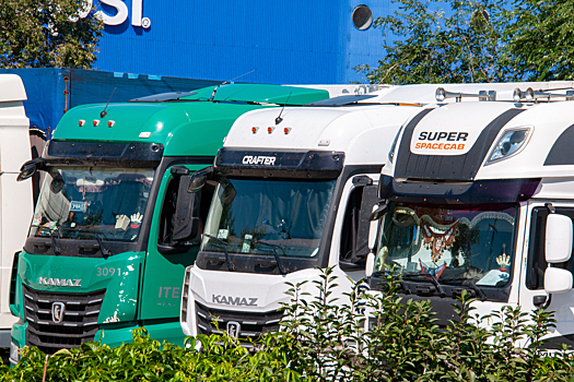 Пробка на границе Казахстана парализовала поставки из Китая и Турции