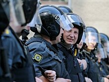 ОМОН прибыл к зданию "Гоголь-центра" в Москве
