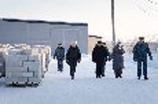 В Якутии с производственным потенциалом ИК-6 ознакомились Министр предпринимательства, торговли и туризма в регионе Тимур Ханды и начальник Минюста республики Алексей Носов