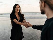 «Я живу чужой жизнью» Миллионы людей следят за своими близкими. Почему они это делают и как забота превращается в манию?