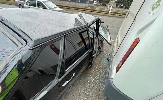 В Курске в ДТП с автобусом пострадали два человека