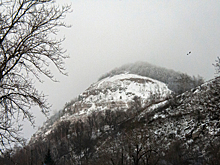 Шесть человек погибли под оползнем: ведутся поиски тел