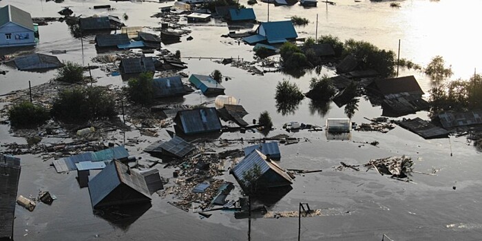 Погода в СНГ: в Казахстане за паводками следят с вертолета, в Бишкеке расцвели тюльпаны