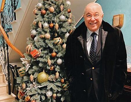 «Любуюсь своим итогом года»: Евгений Петросян поделился редким фото с маленьким сыном