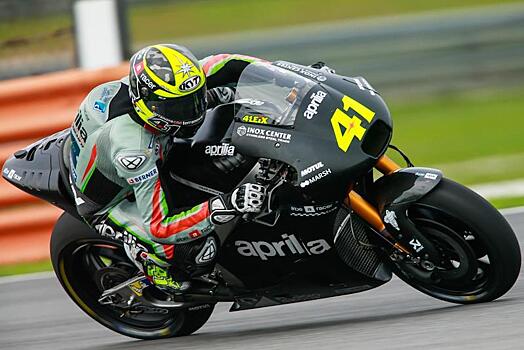 А. Эспаргаро: Aprilia проигрывает лидерам 12 секунд на дистанции гонки