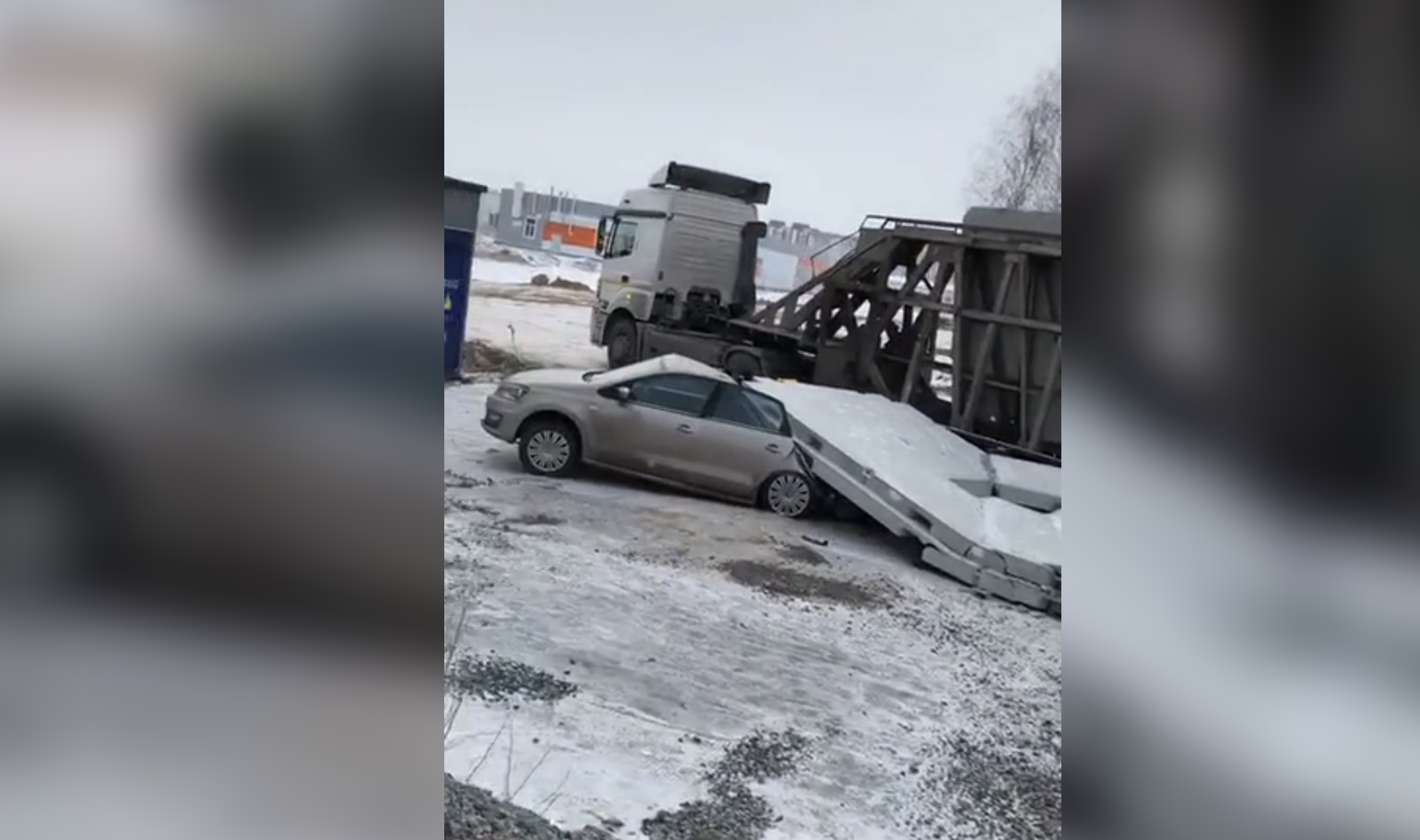 В Кургане «КамАЗ» уронил кусок бетона на авто, водителю грозит штраф 500 рублей
