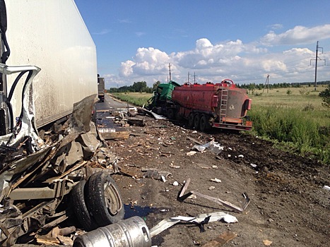 В Курганской области «Газель» впечаталась в фуру
