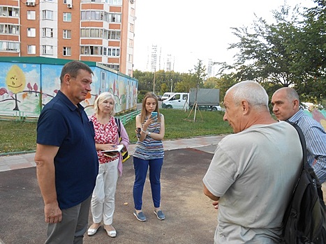 Жители Рудневки задали депутату МГД А. Шибаеву интересующие их вопросы