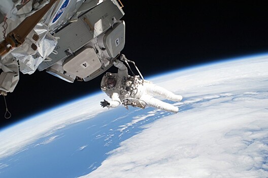 NASA начало трансляцию выхода космонавтов РФ в космос