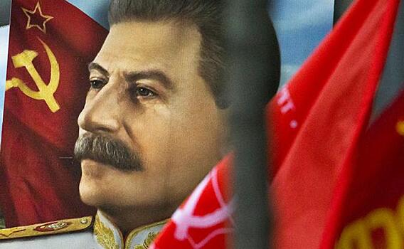 «А на левой груди профиль Сталина»: Лавров кое в чем признался