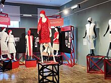 Выставка «Гений в юбке и её эпоха» открылась в Нижегородском художественном музее