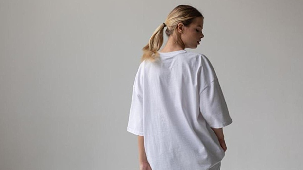 Спасение белых футболок: пять простых рецептов против следов пота