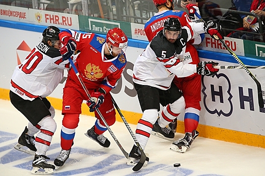 Российские хоккеисты одолели канадцев