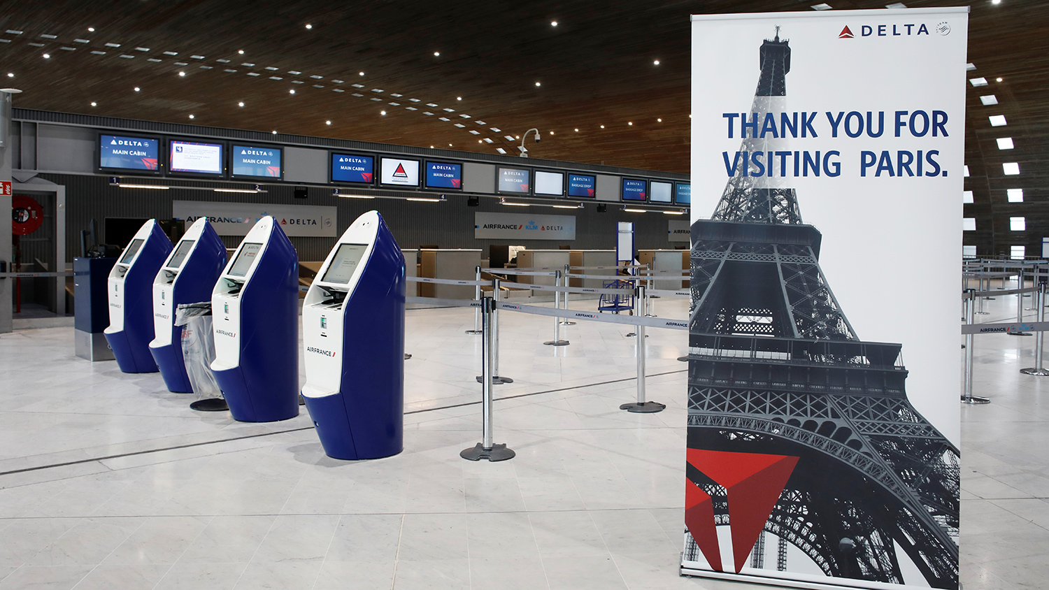 До 75% рейсов отменят в аэропортах Франции из-за забастовки авиадиспетчеров