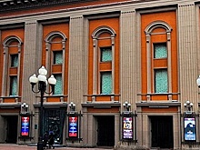 В фойе Симоновской сцены Вахтанговского театра открыли бюст Вячеслава Шалевича